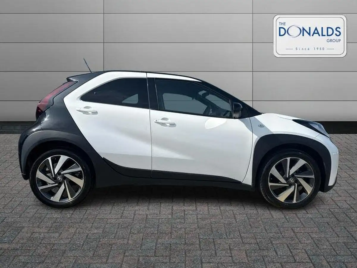 2024-toyota-aygo-x-10-vvt-i-edge-big-2