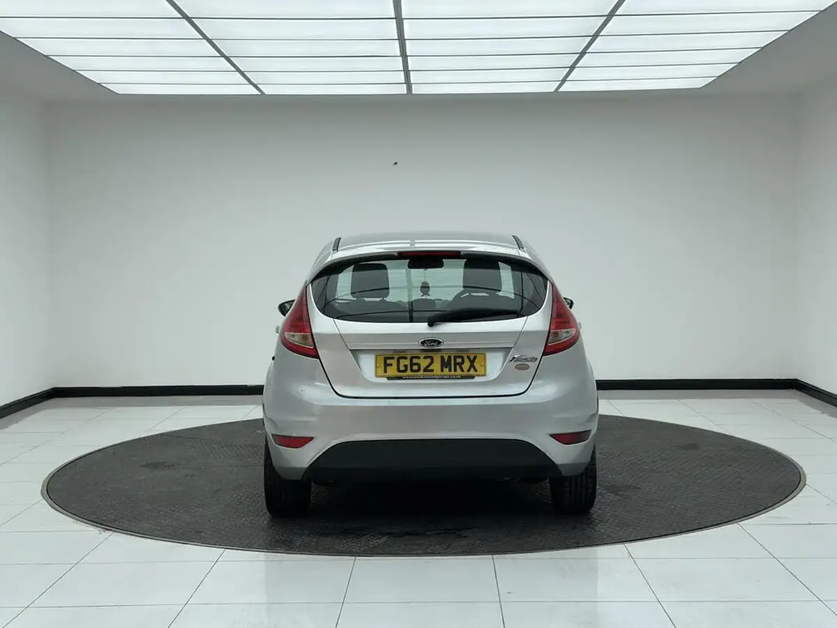 2012-ford-fiesta-125-zetec-5d-big-4