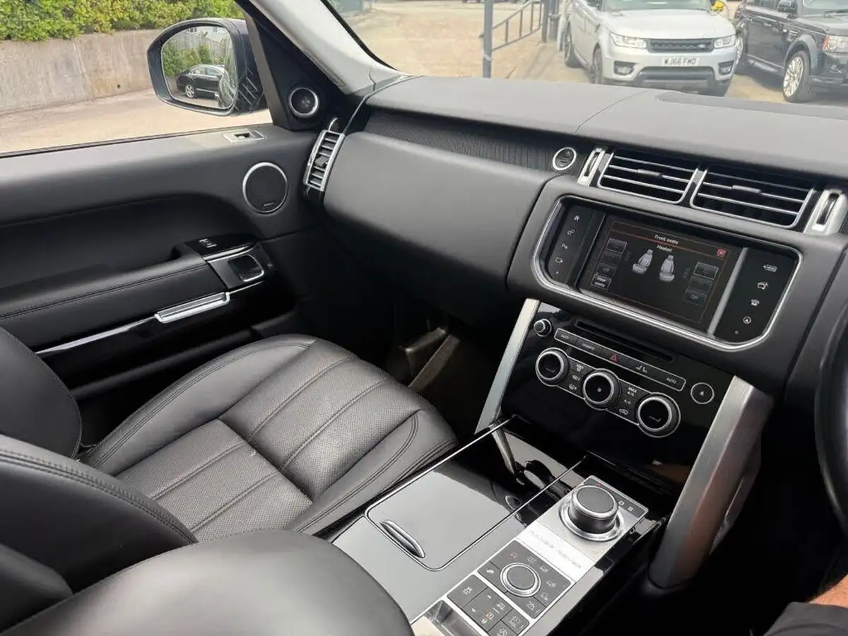 2016-land-rover-range-rover-30tdv6-vogue-30td-v6-awd-big-40