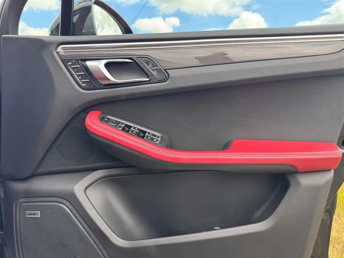 2021-porsche-macan-29-turbo-big-20