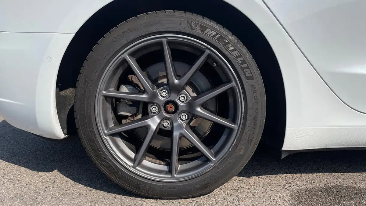 2021-tesla-model-3-e-long-range-4x4-big-18