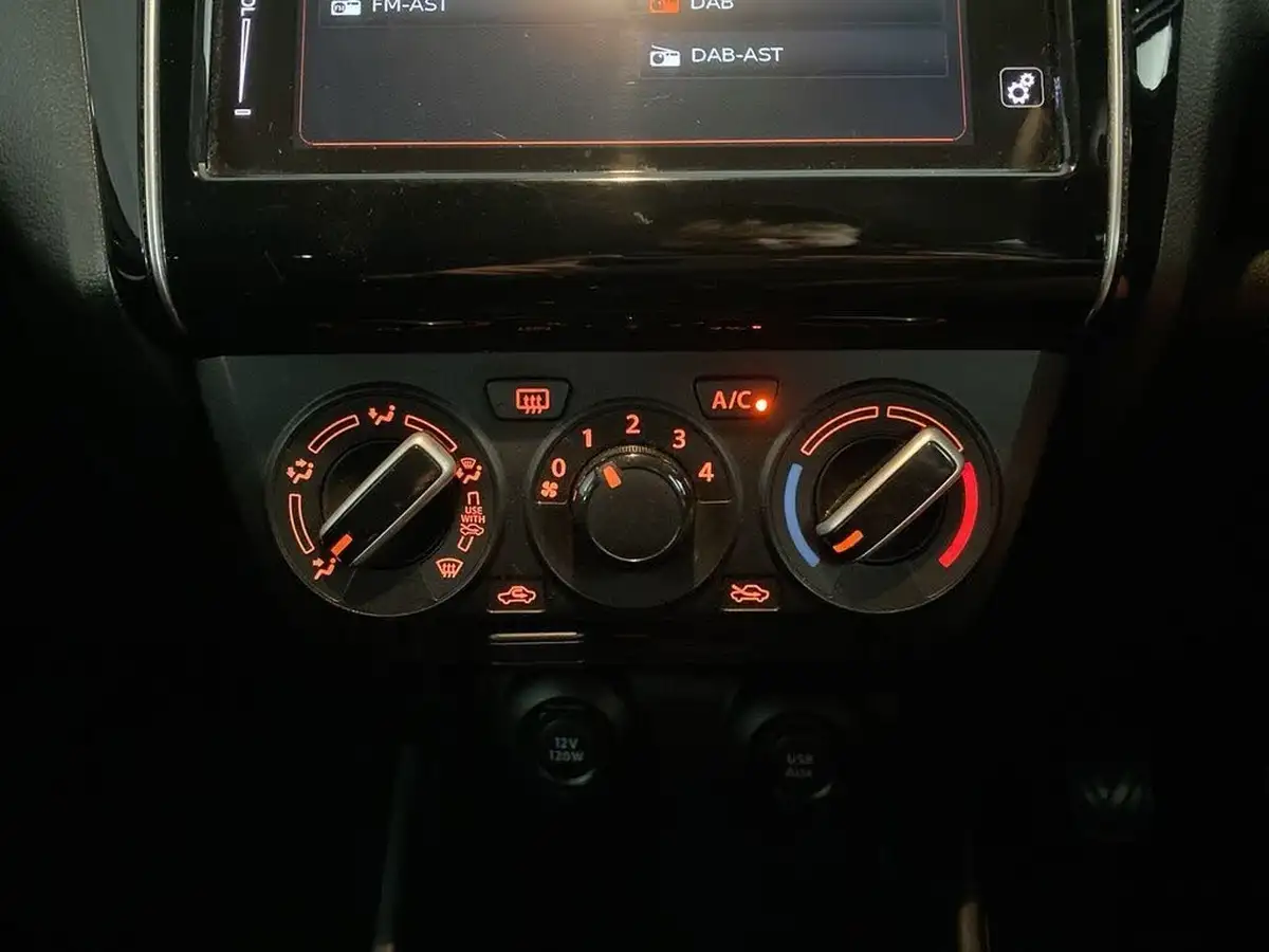 2024-suzuki-swift-12-dualjet-sz-l-big-30