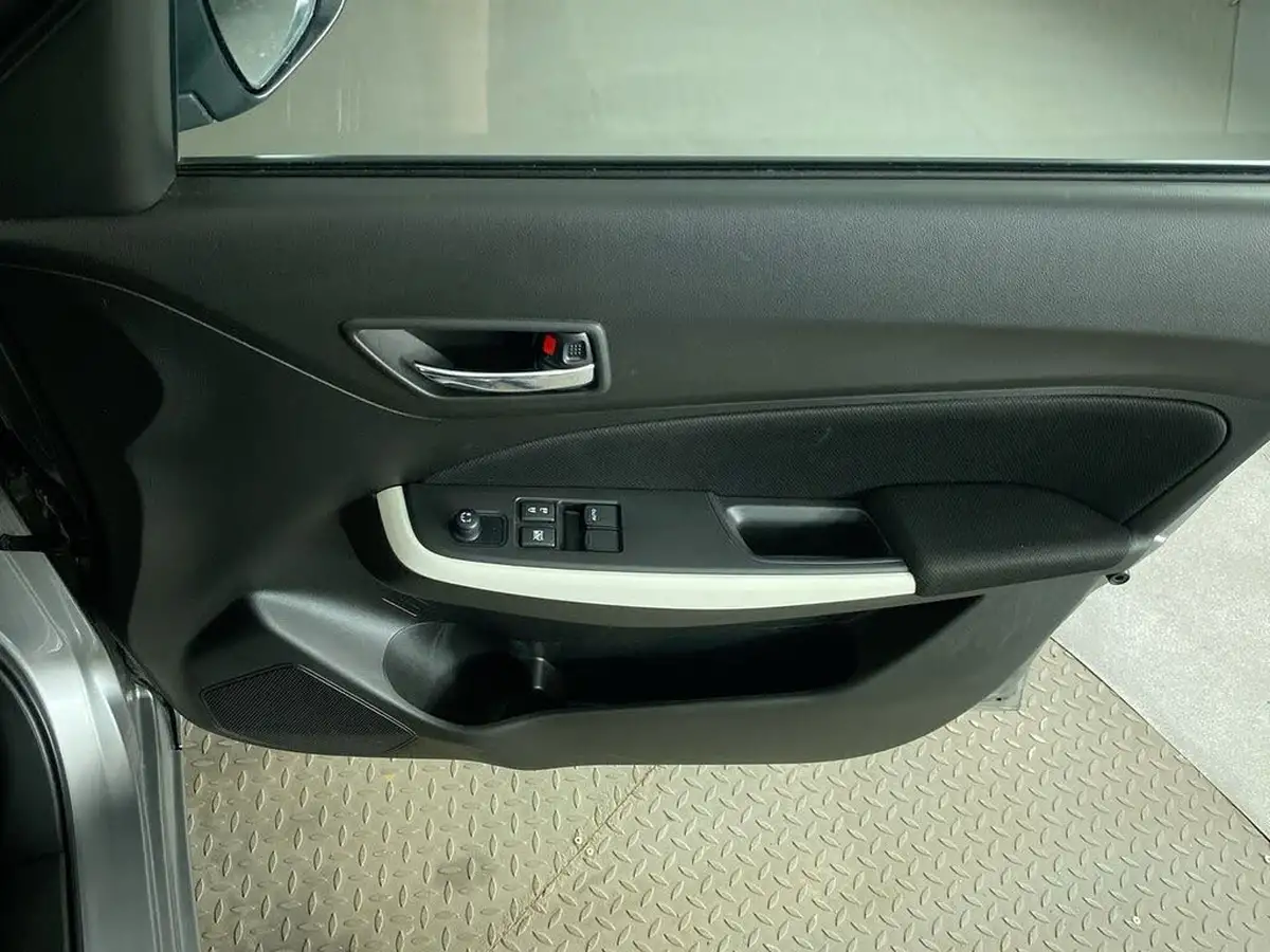 2024-suzuki-swift-12-dualjet-sz-l-big-26