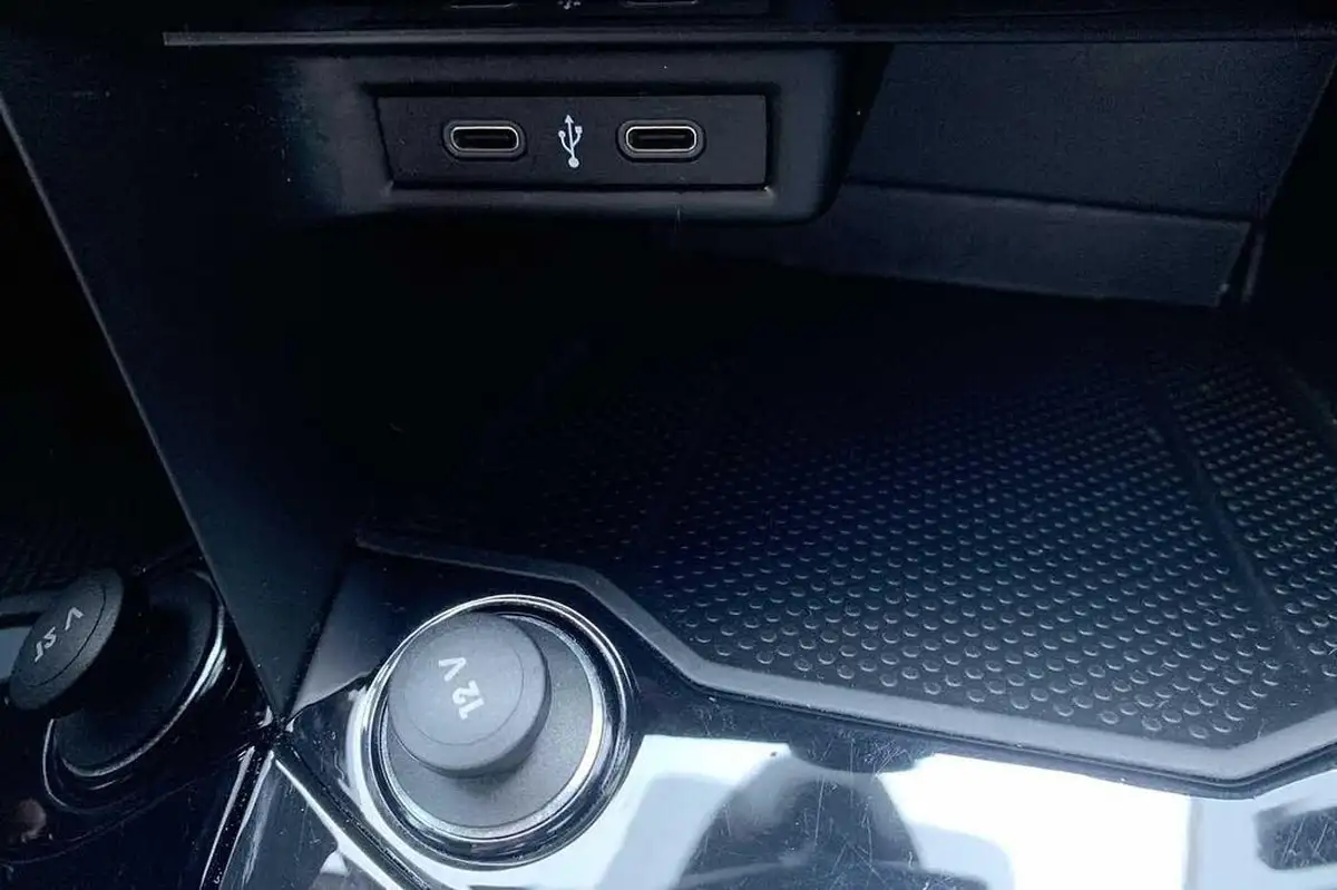2021-volkswagen-t-roc-15-tsi-black-edition-big-27