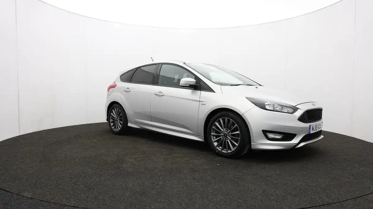 2018-ford-focus-10t-st-line-140ps-hatchback-big-49