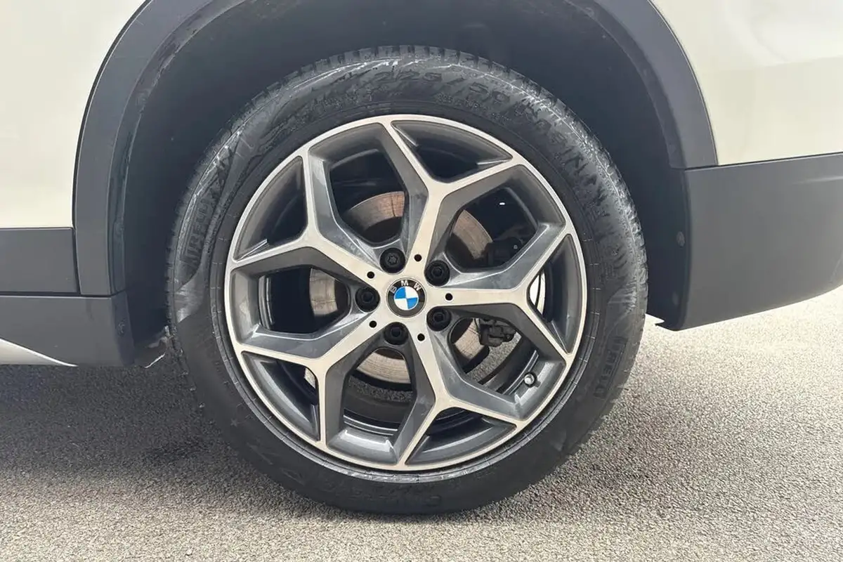 2017-bmw-x1-20-xdrive20i-xline-big-12