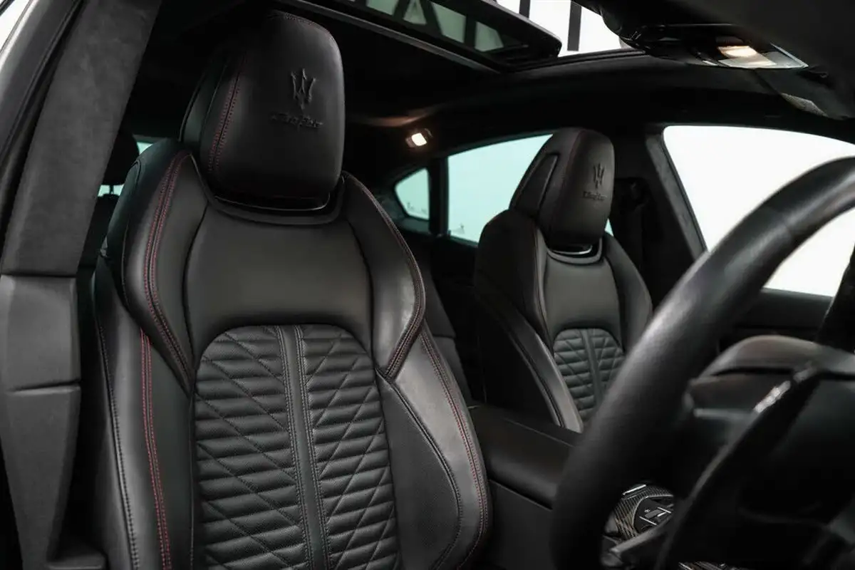 2021-maserati-levante-38-trofeo-big-16