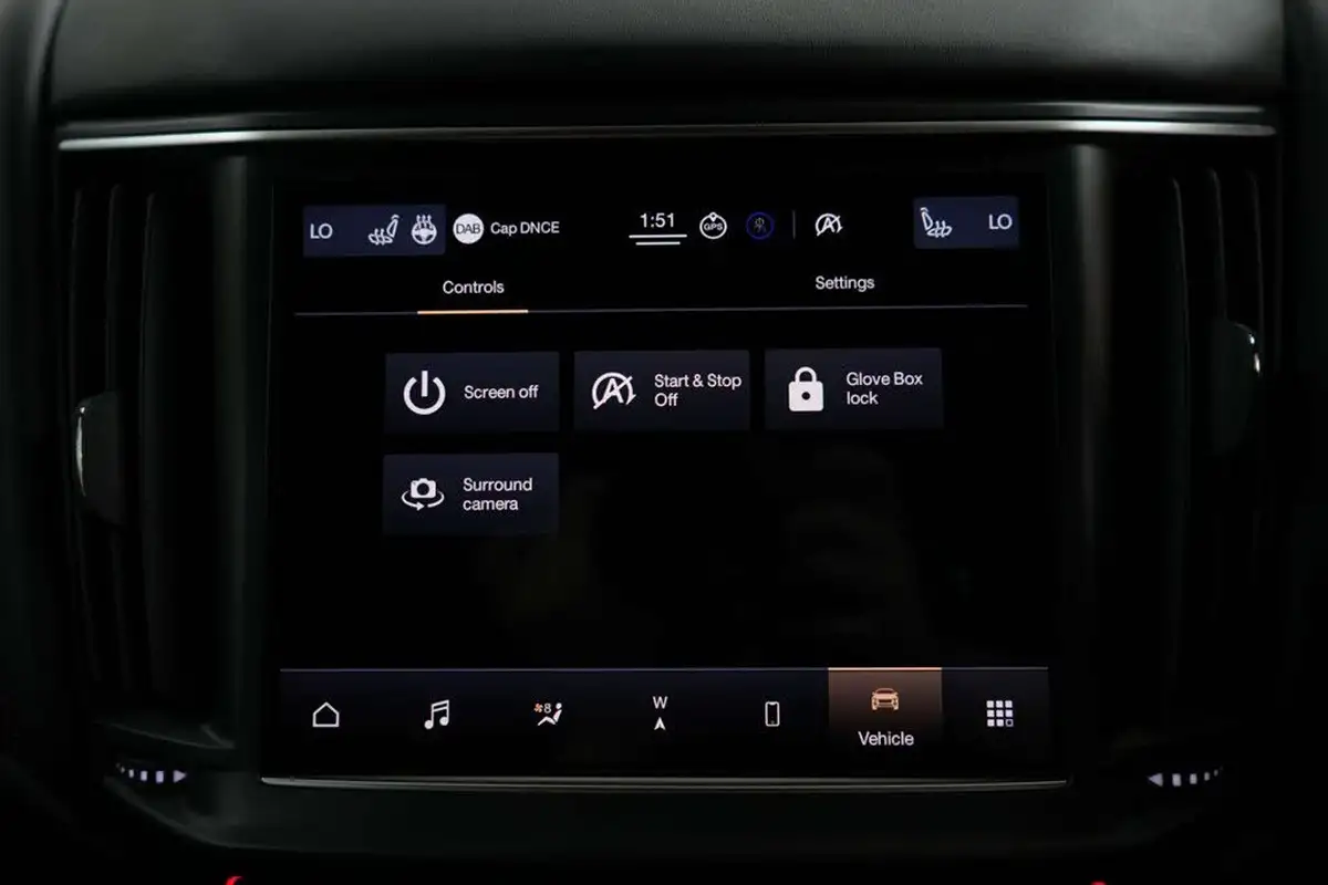 2021-maserati-levante-38-trofeo-big-40