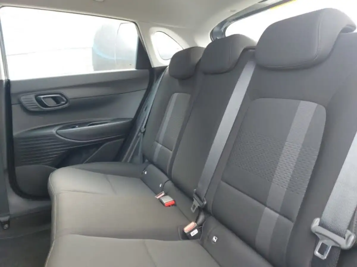 2024-hyundai-i20-10-t-gdi-advance-dct-big-5