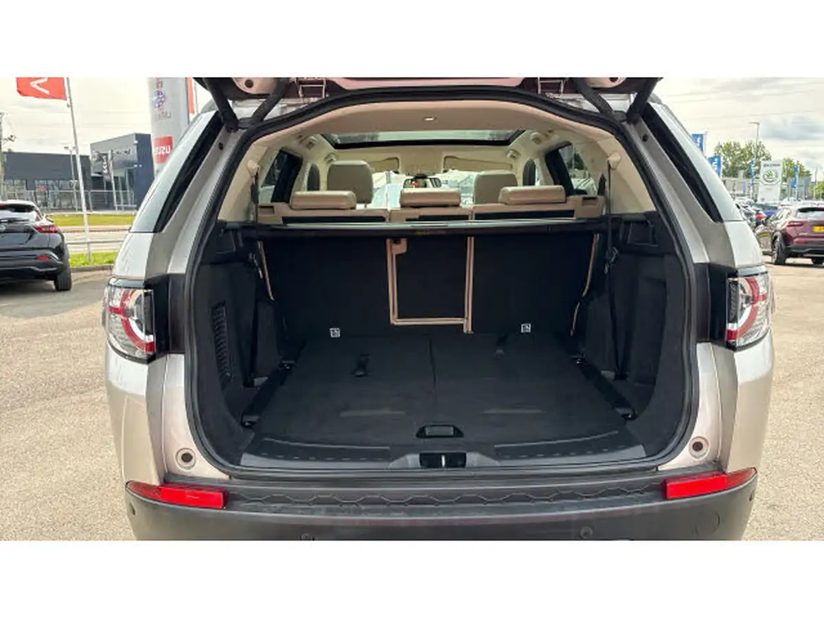 2017-land-rover-discovery-sport-20td4-hse-black-180ps-station-wagon-big-3