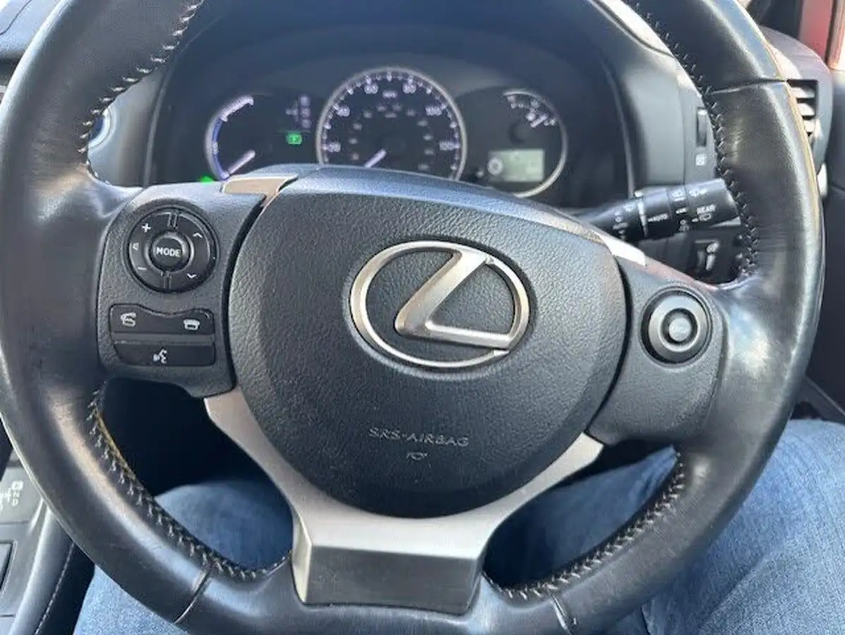 2014-lexus-ct-200h-18-s-big-9