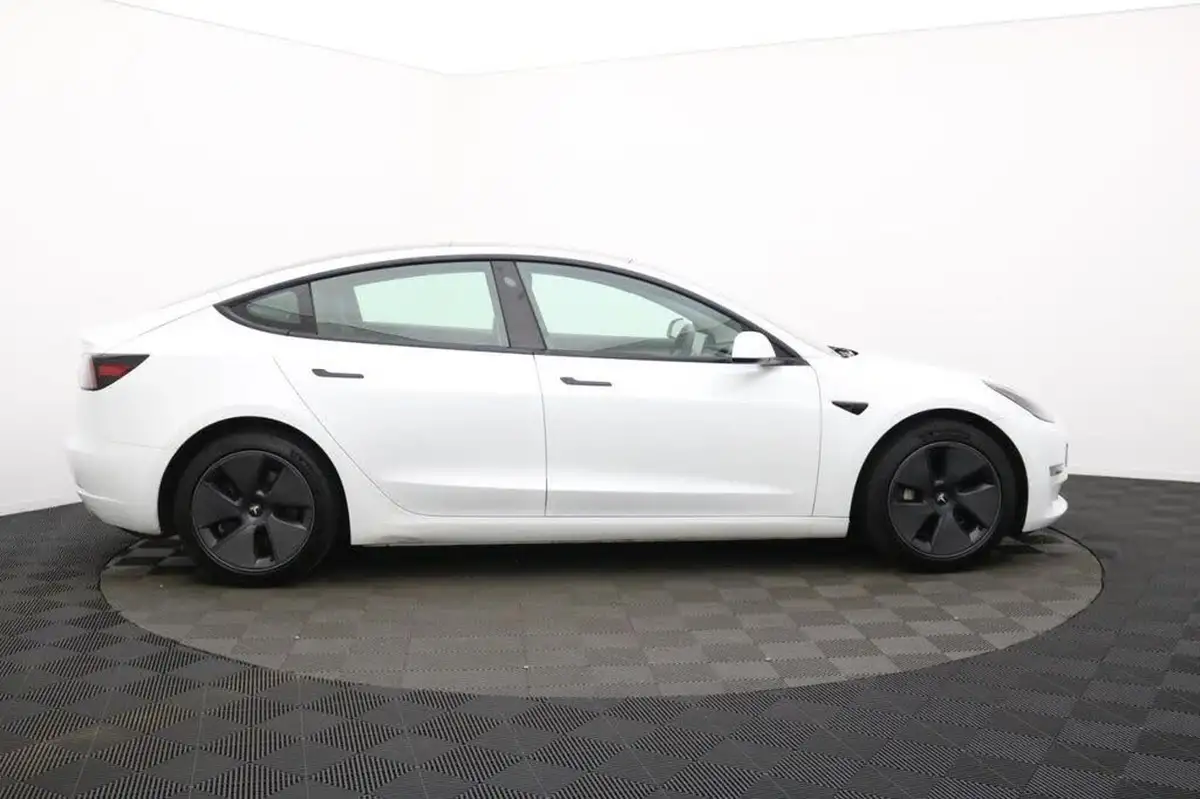 2021-tesla-model-3-e-long-range-4x4-big-1