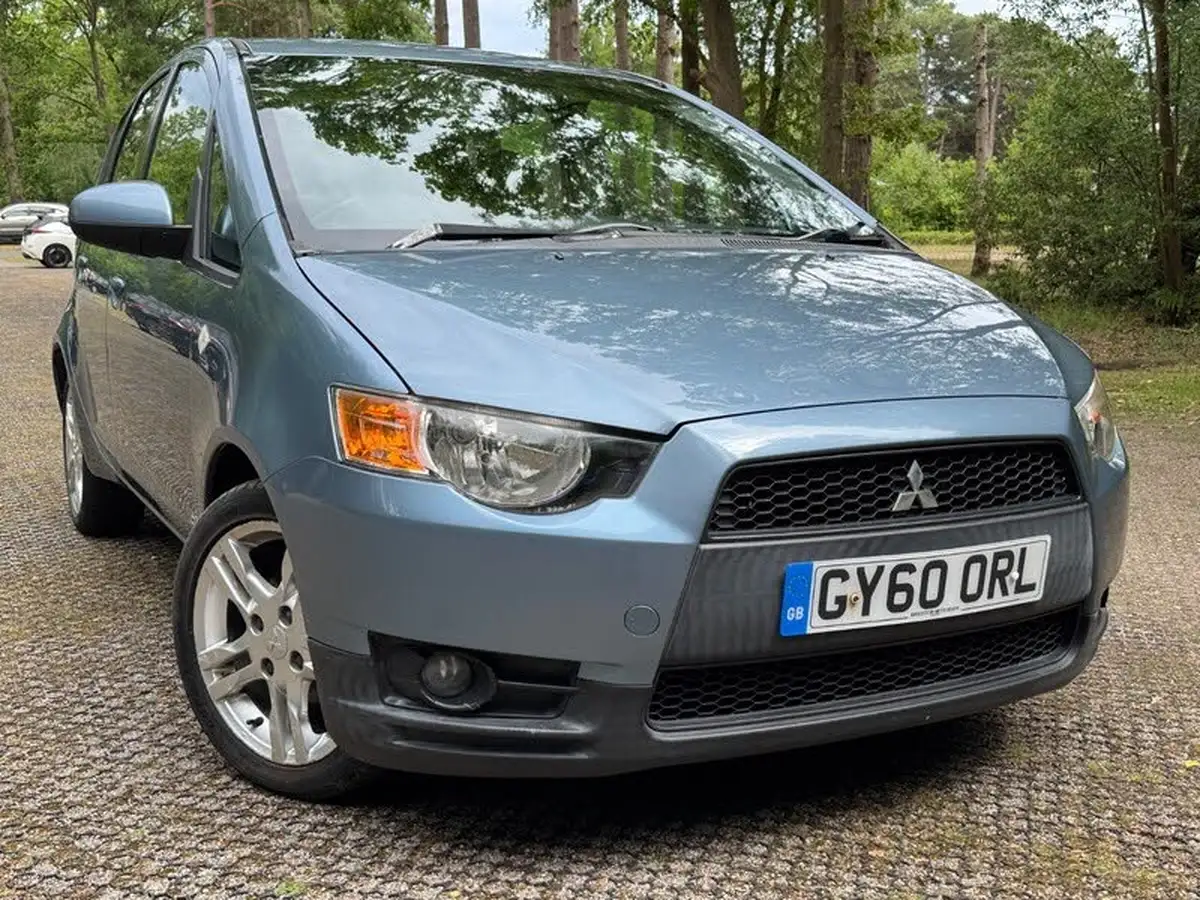 2011-mitsubishi-colt-13-cz2-5d-amt-big-0