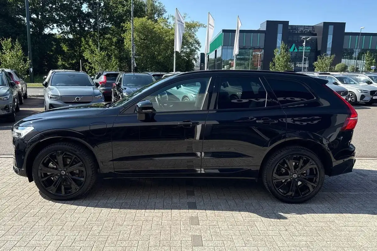 2024-volvo-xc60-20-t8-ultra-black-edition-big-9