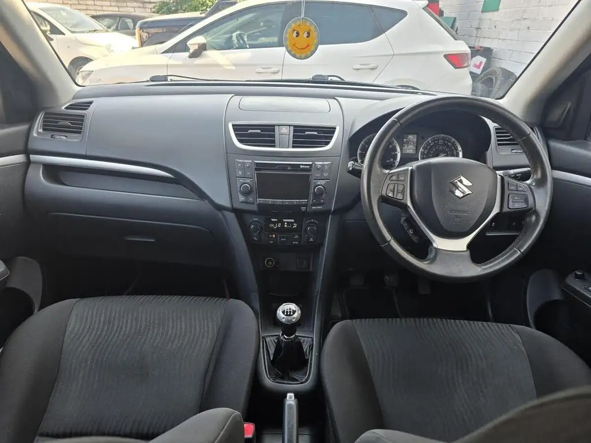2011-suzuki-swift-12-sz4-5d-big-10