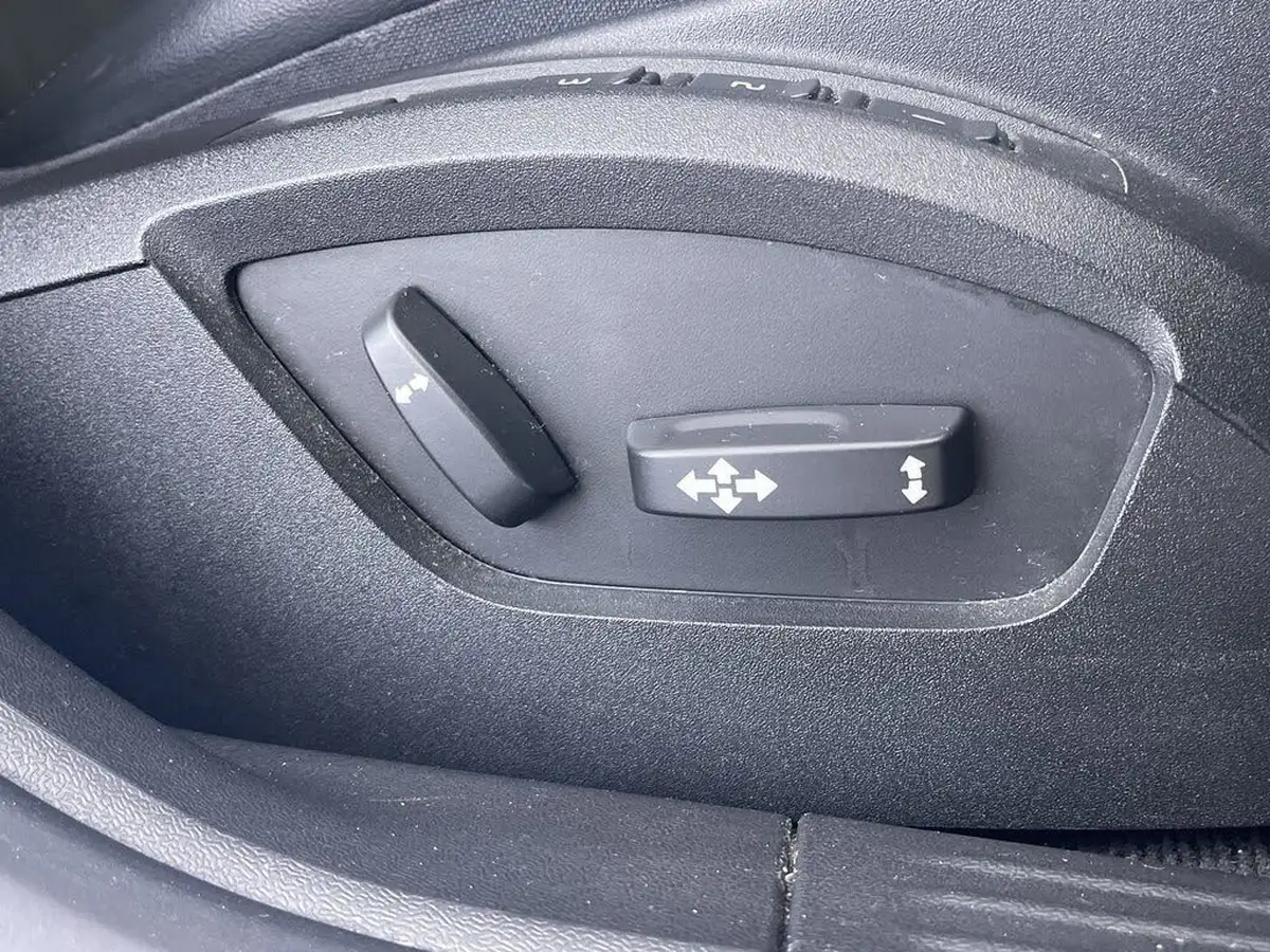 2018-volvo-v40-20td-d3-r-design-nav-plus-big-58