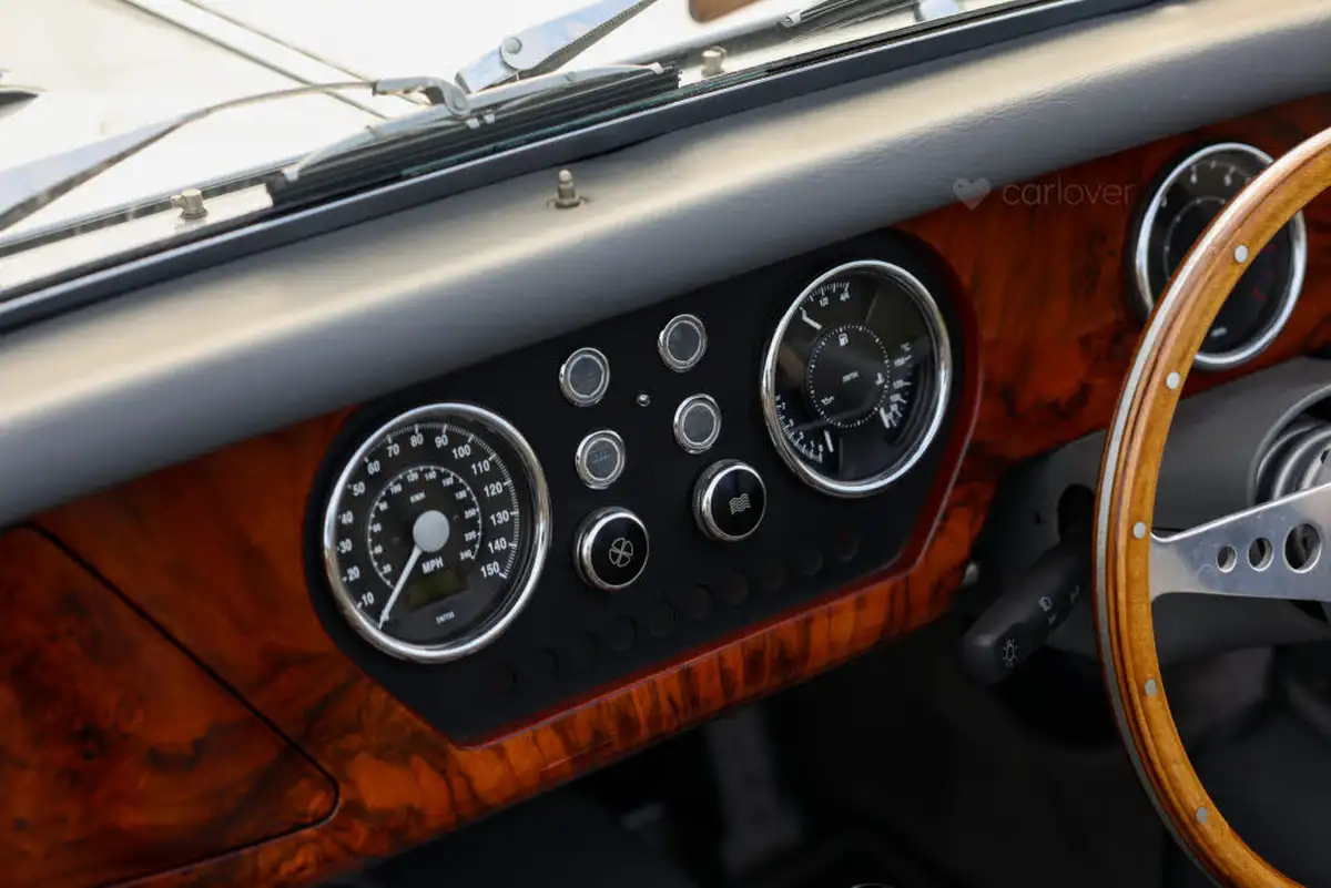 2008-morgan-plus-4-20-2-seat-big-39