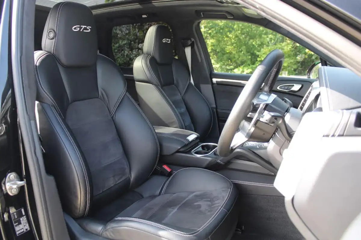 2015-porsche-cayenne-36-gts-big-3