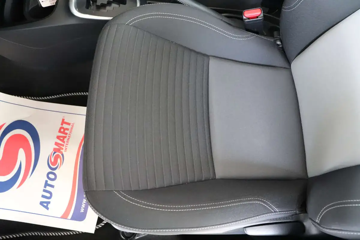 2020-toyota-yaris-15-vvt-i-icon-98bhp-hybrid-1497cc-e-cvt-big-37