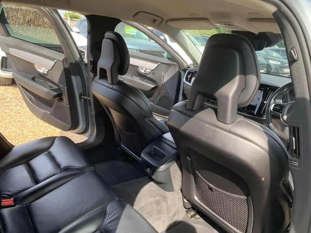 2017-volvo-v90-20td-d4-inscription-big-44