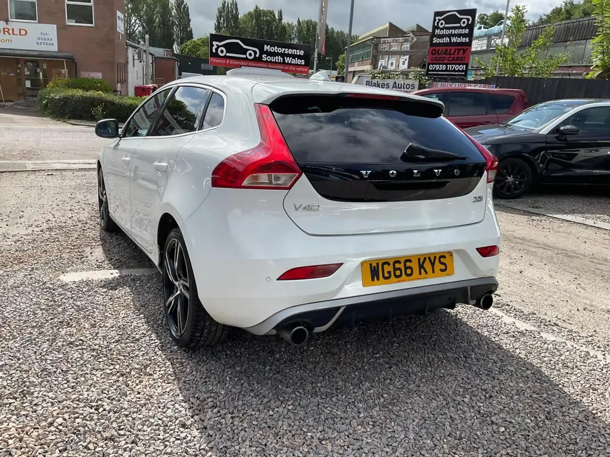 2016-volvo-v40-20td-d2-r-design-pro-big-70