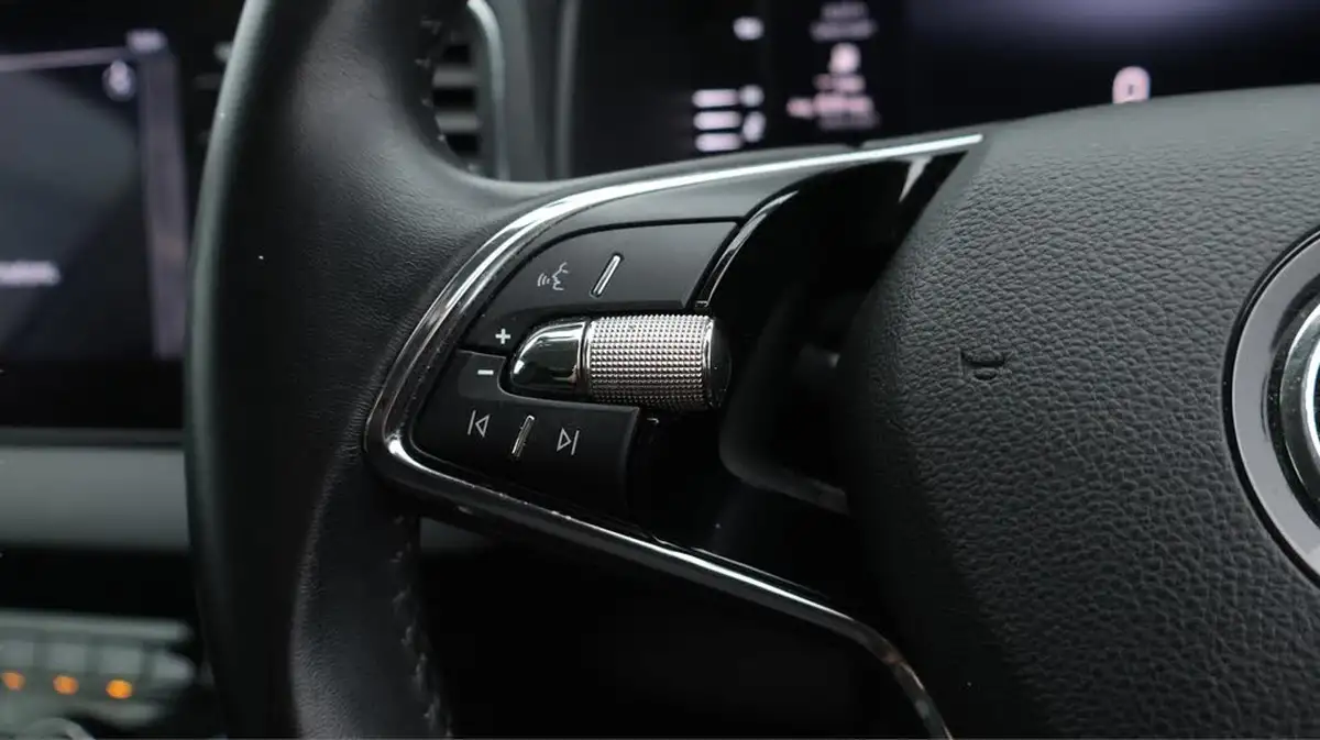 2022-skoda-karoq-15-tsi-se-drive-dsg-big-23