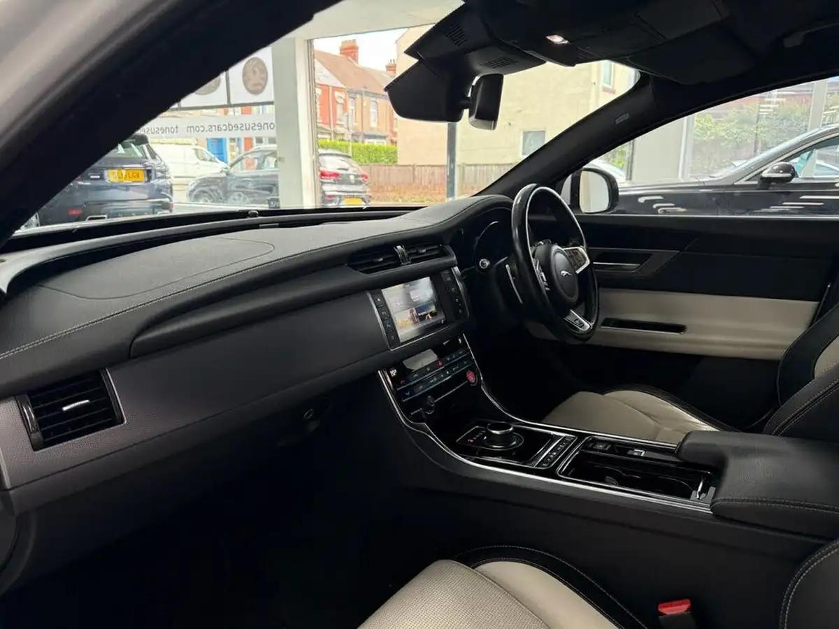 2018-jaguar-xf-20i-r-sport-200ps-saloon-4d-1999cc-big-14