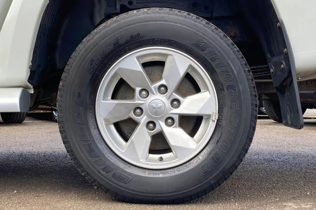 2021-mitsubishi-l200-22di-d-4-life-double-pickup-big-27