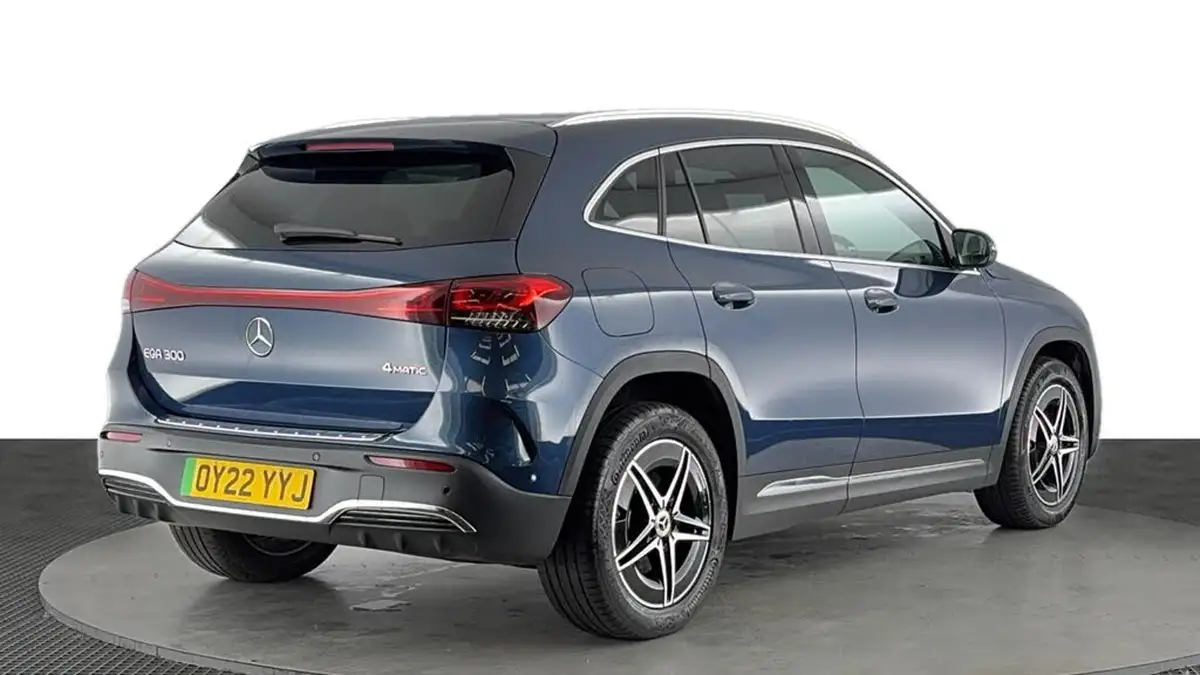 2022-mercedes-benz-eqa-e-eqa-300-amg-line-big-3