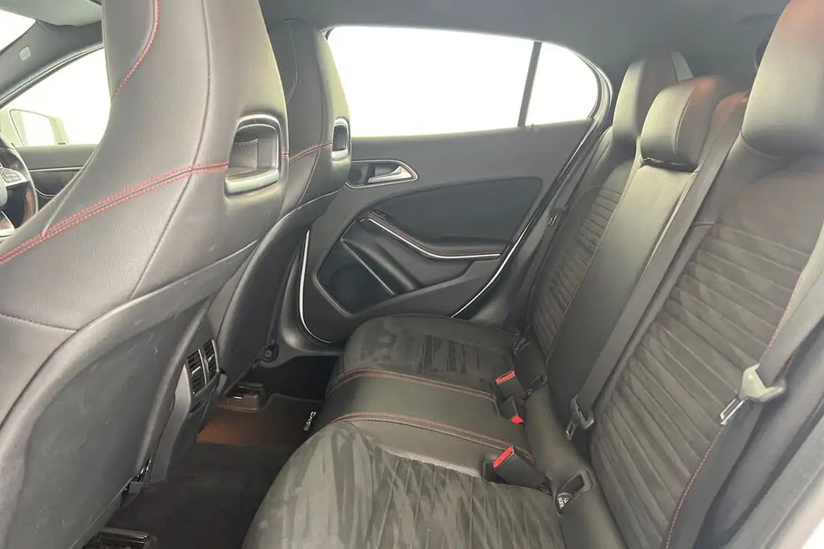 2018-mercedes-benz-gla-class-16-gla-200-amg-line-154bhp-big-16