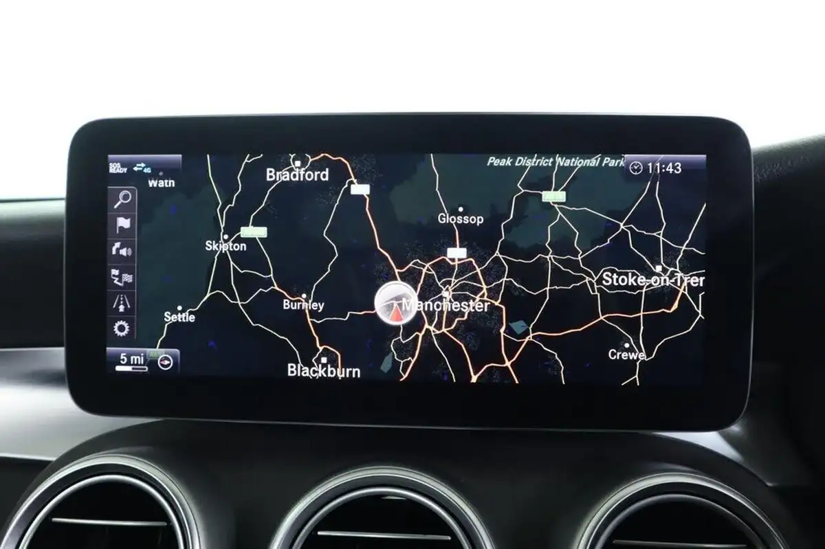 2021-mercedes-benz-c-class-20d-c220d-amg-line-edition-saloon-4d-big-34
