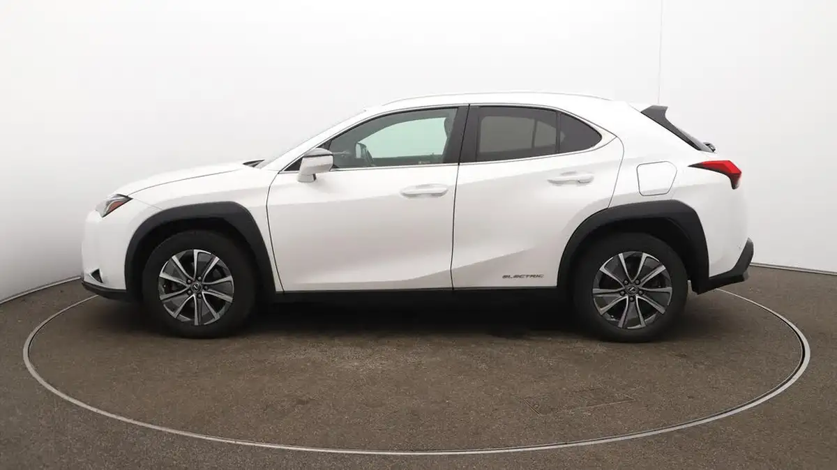 2021-lexus-ux-300e-e-ux-big-64