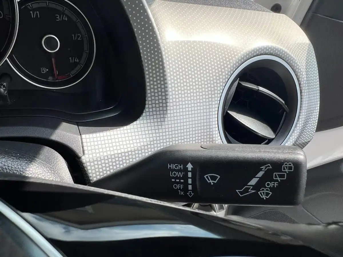 2017-volkswagen-up-10-high-up-75ps-5d-big-31