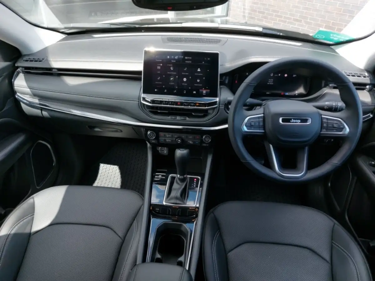2024-jeep-compass-15-altitude-big-2