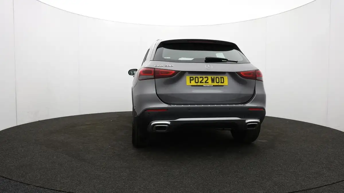 2022-mercedes-benz-gla-class-13-gla-200-sport-executive-big-45