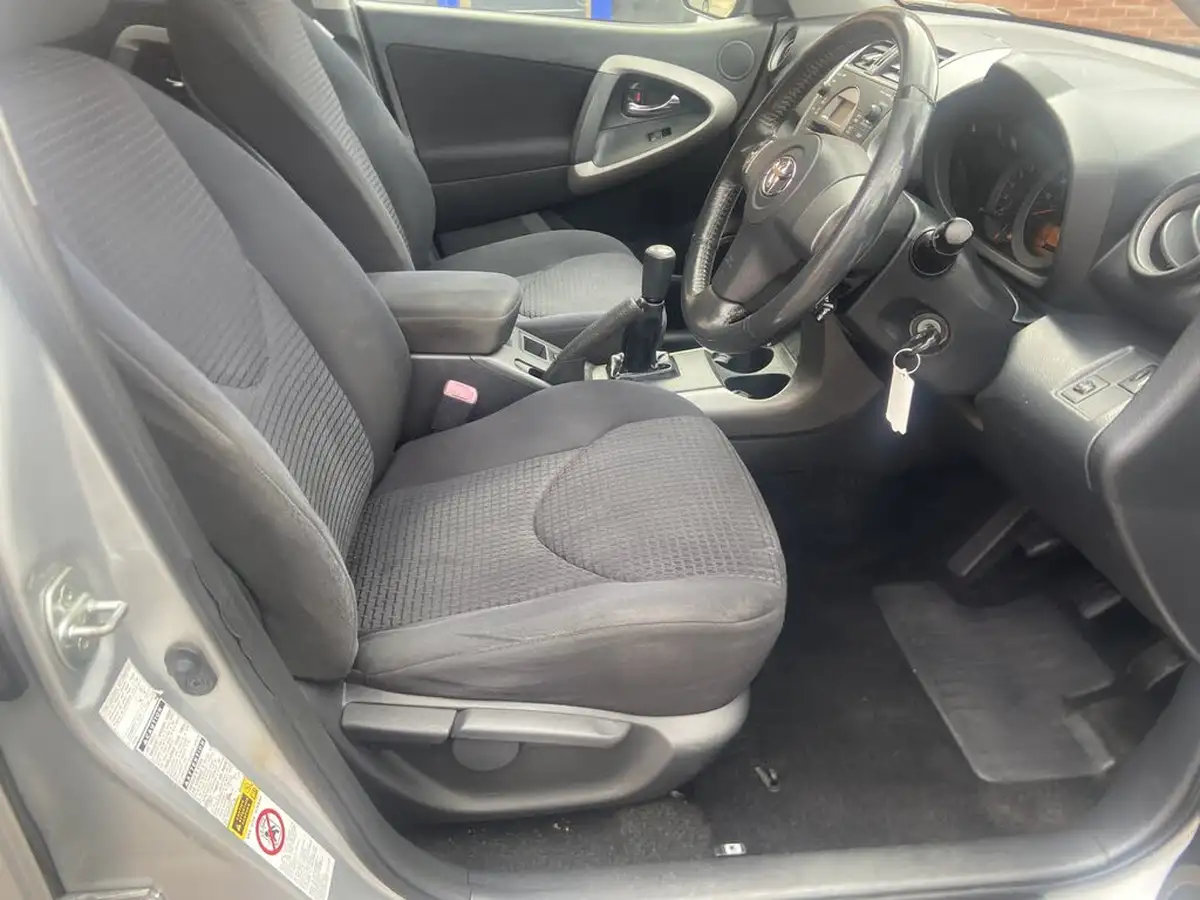 2008-toyota-rav4-20-xt-r-big-13