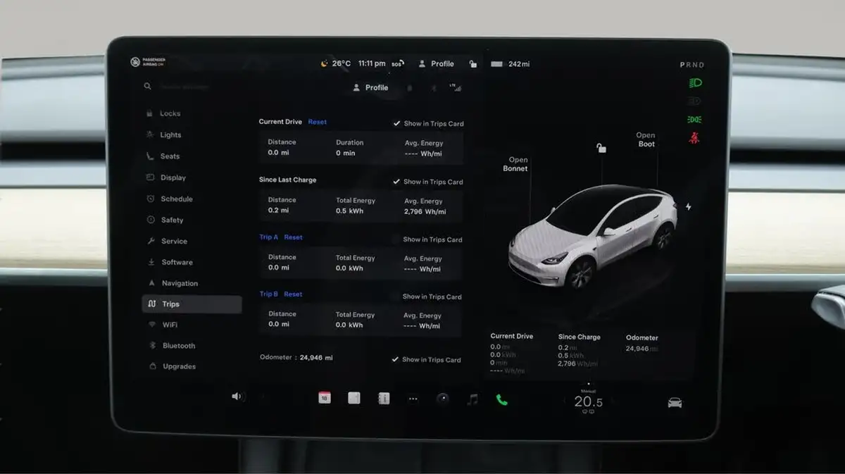 2023-tesla-model-y-e-long-range-big-10
