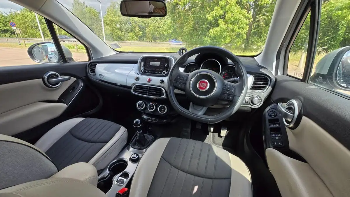 2017-fiat-500x-16-e-torq-lounge-big-17