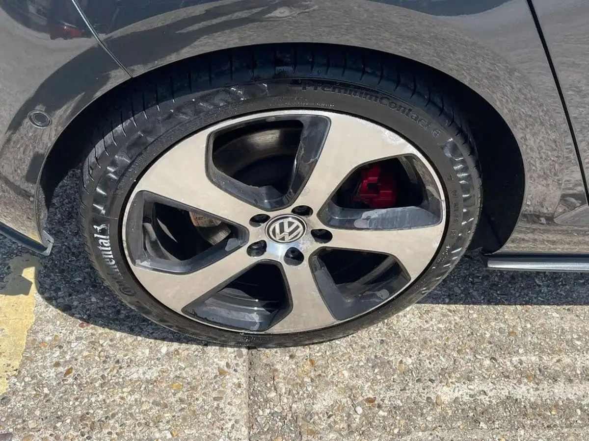 2014-volkswagen-golf-20-gti-230ps-performance-pk-hatchback-5d-dsg-big-79