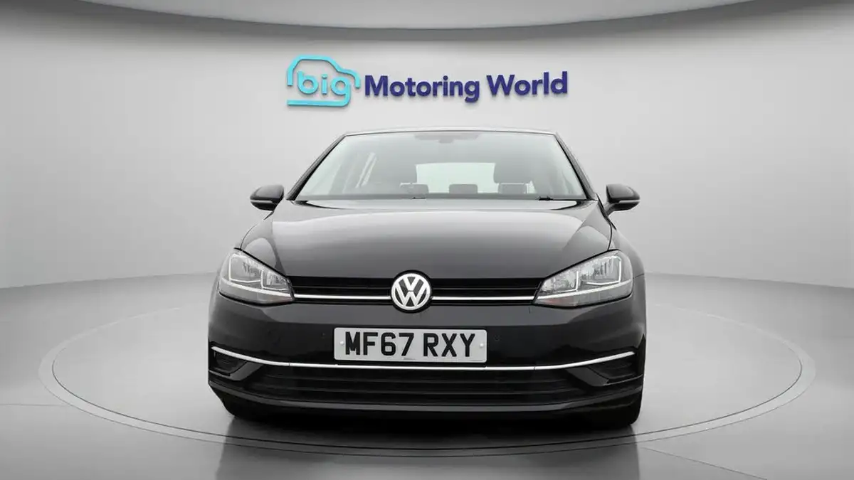 2017-volkswagen-golf-14-tsi-se-nav-ss-hatchback-5d-big-2