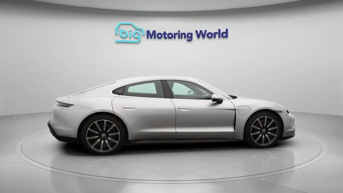 2020-porsche-taycan-e-4s-530ps-big-8
