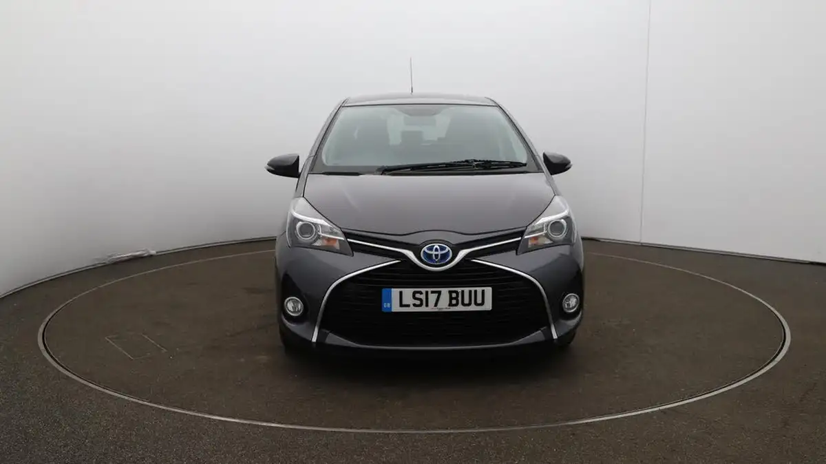 2017-toyota-yaris-15-vvt-i-icon-hybrid-big-40