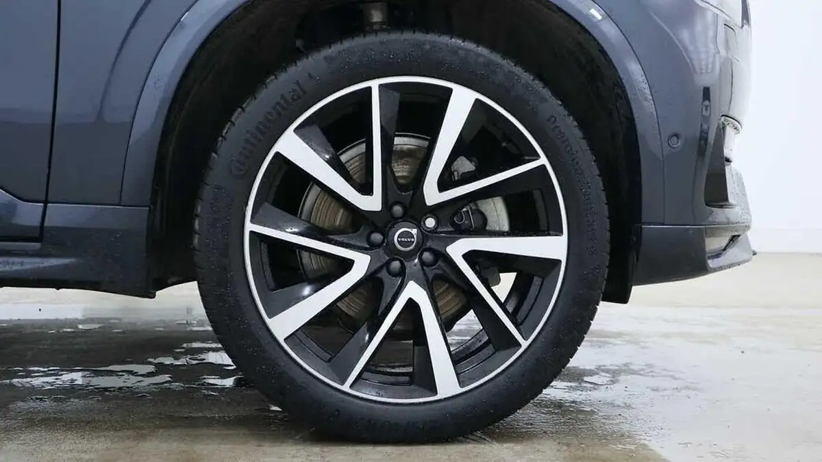 2024-volvo-xc90-20-b5-plus-big-3
