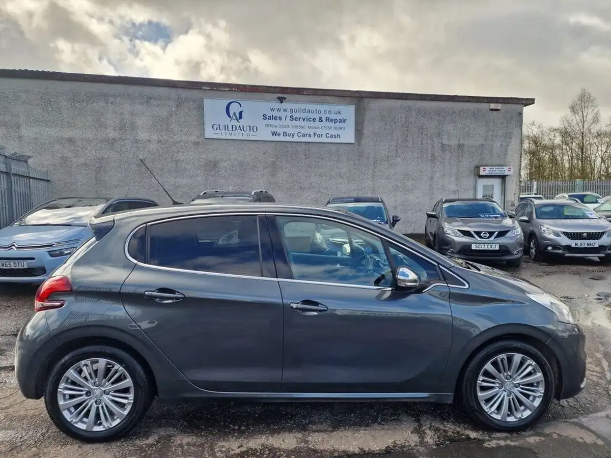 2018-peugeot-208-16bluehdi-allure-100bhp-ss-5d-big-9