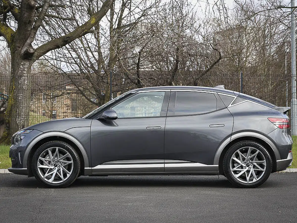 2022-genesis-gv60-e-sport-big-4