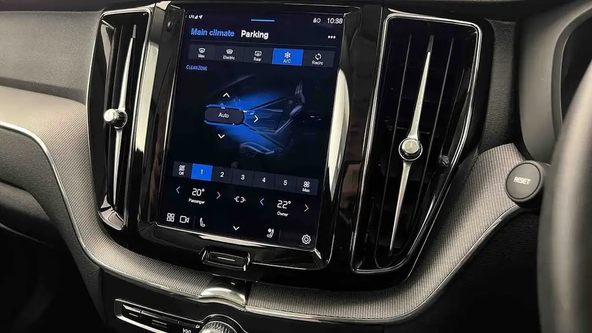 2023-volvo-xc60-20-b5-plus-big-20