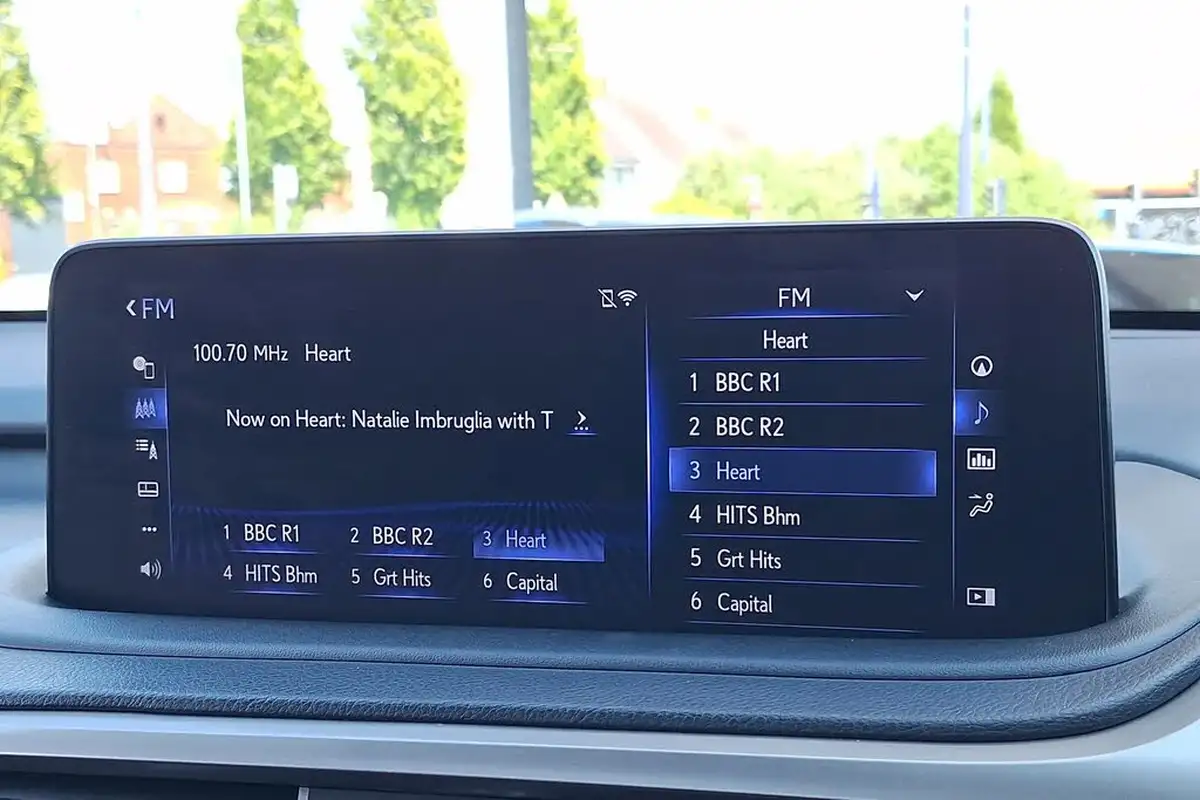 2022-lexus-rx-450h-35-rx-big-19