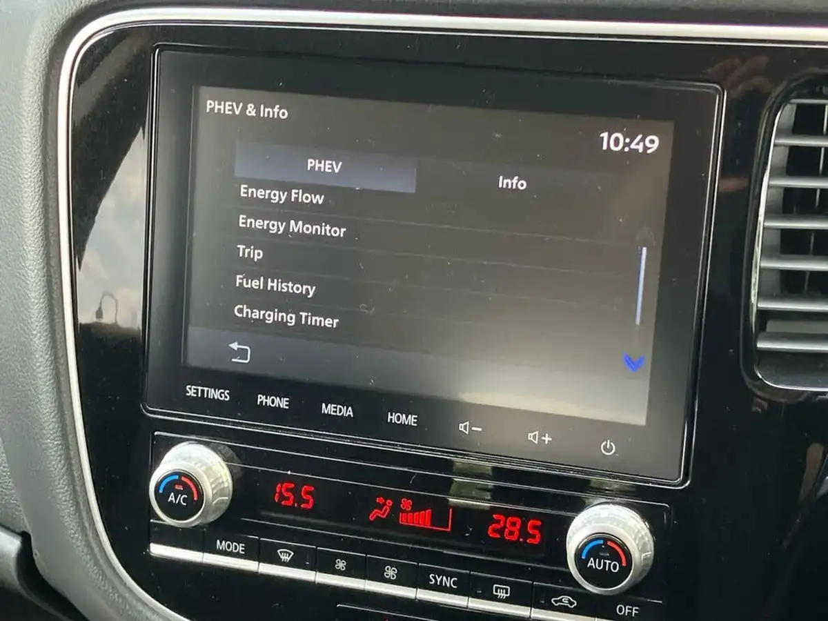 2020-mitsubishi-outlander-24-design-phev-big-38