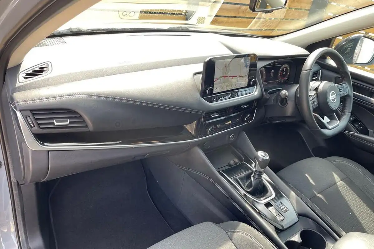 2021-nissan-qashqai-13-dig-t-premiere-edition-140ps-big-26