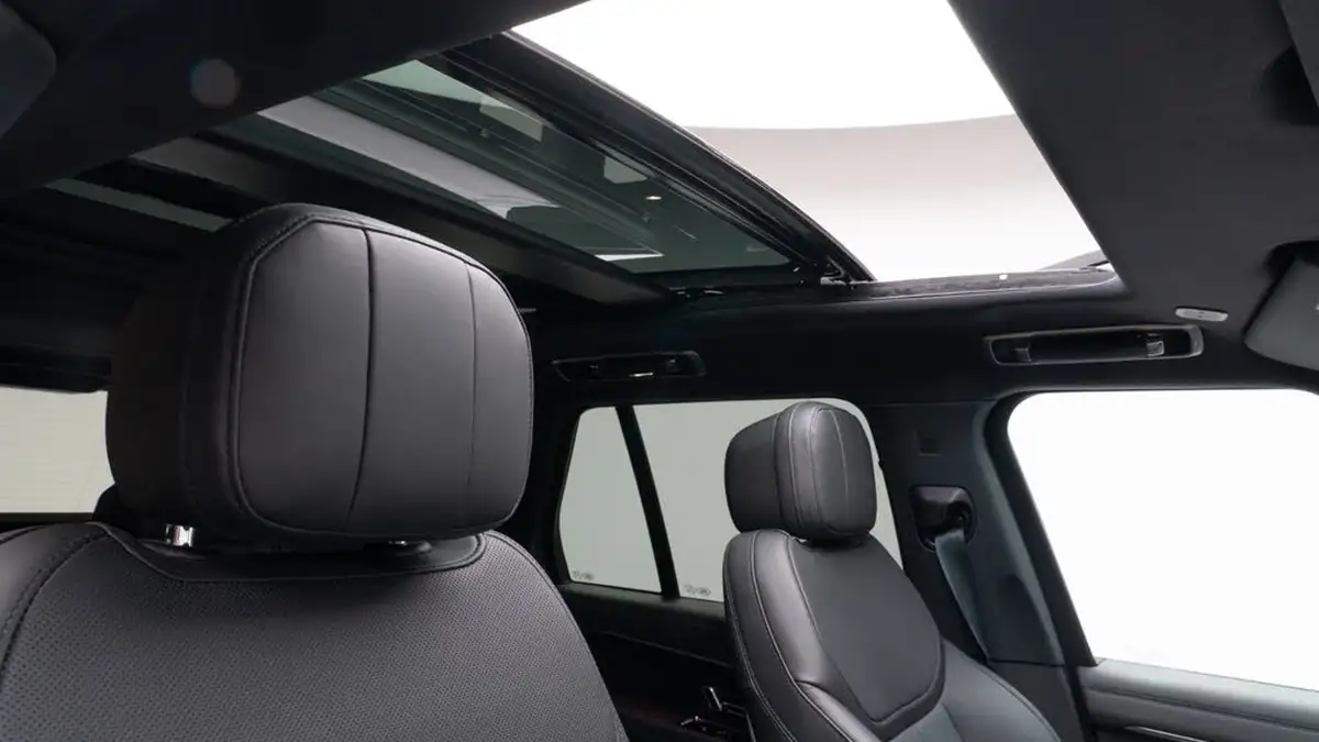 2024-land-rover-range-rover-30-d350-se-big-8